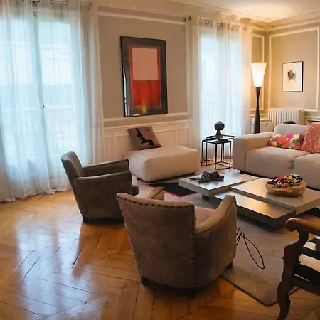 Parisian Elegance In Ranelagh