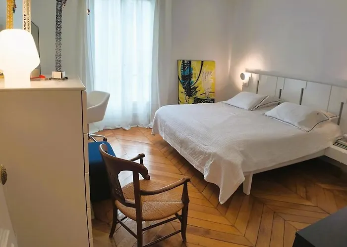 Parisian Elegance In Ranelagh * París