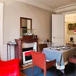 Parisian Elegance In Ranelagh 公寓