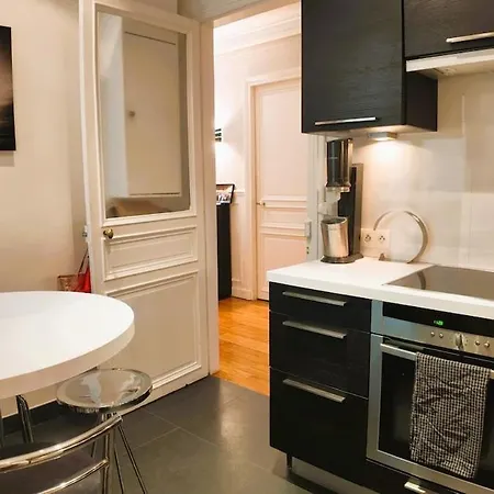 Parisian Elegance In Ranelagh アパート