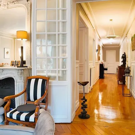 Parisian Elegance In Ranelagh Daire Paris