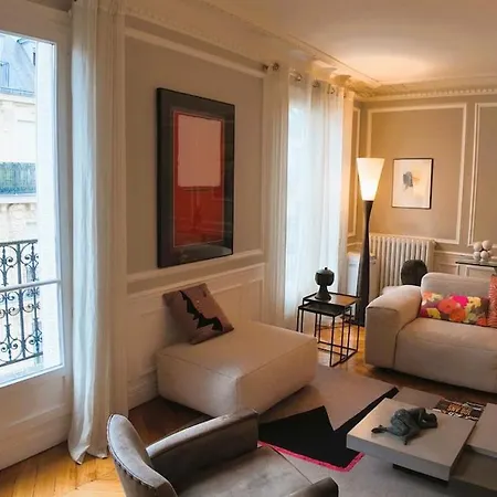 Parisian Elegance In Ranelagh Daire Paris