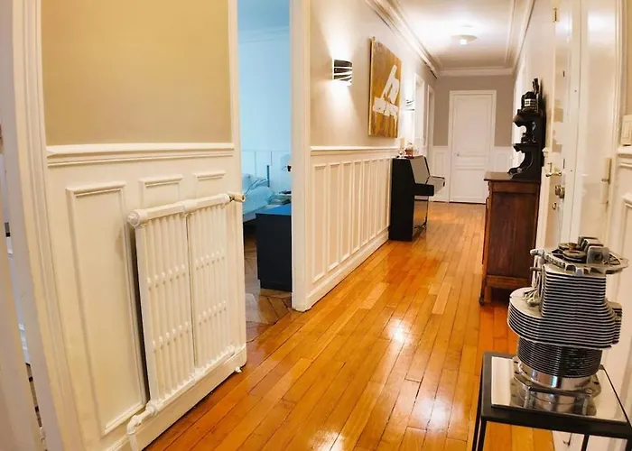 Parisian Elegance In Ranelagh * Париж